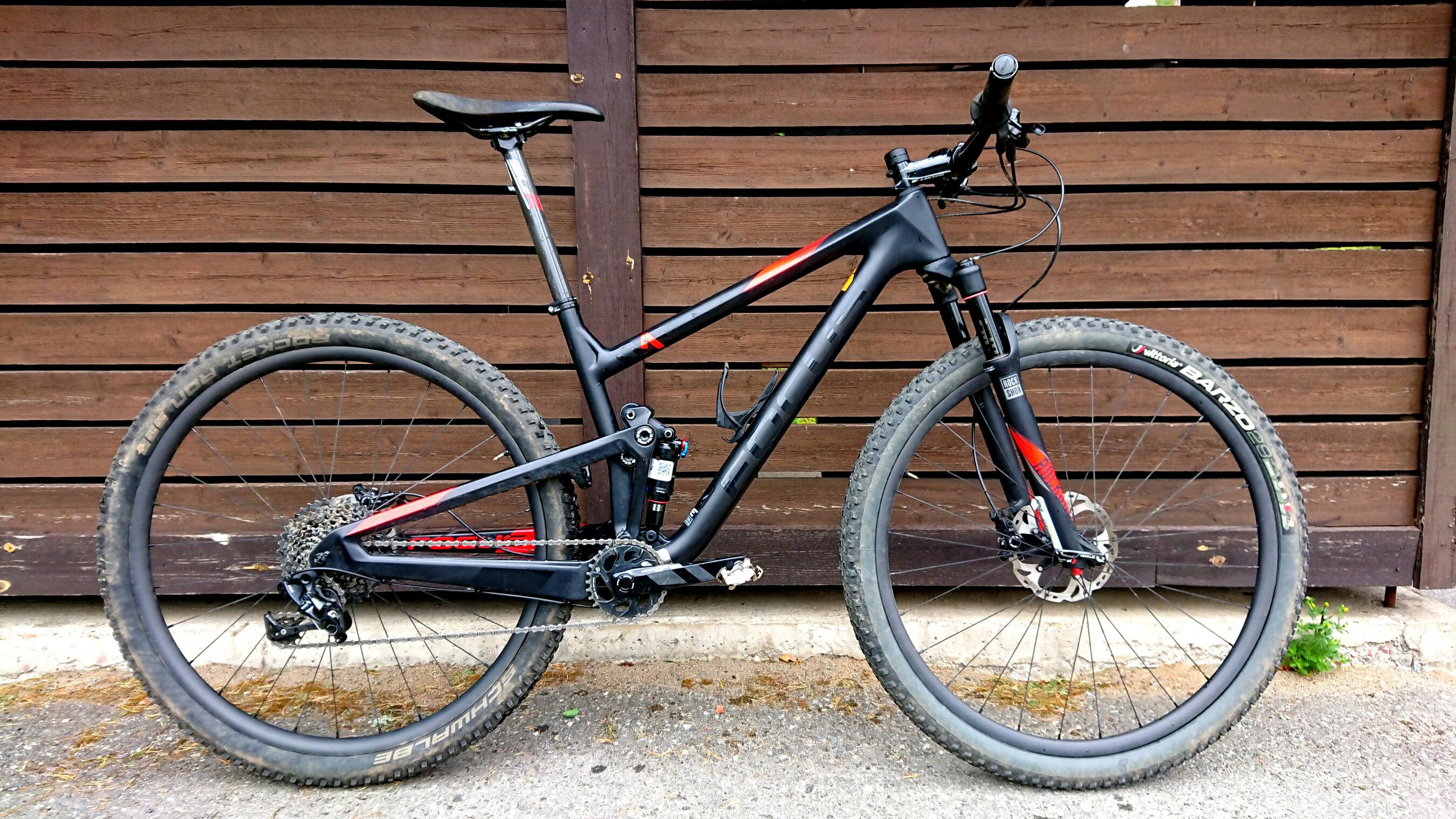 29er XC carbon bike wheels with DT Swiss 350 boost hubs 