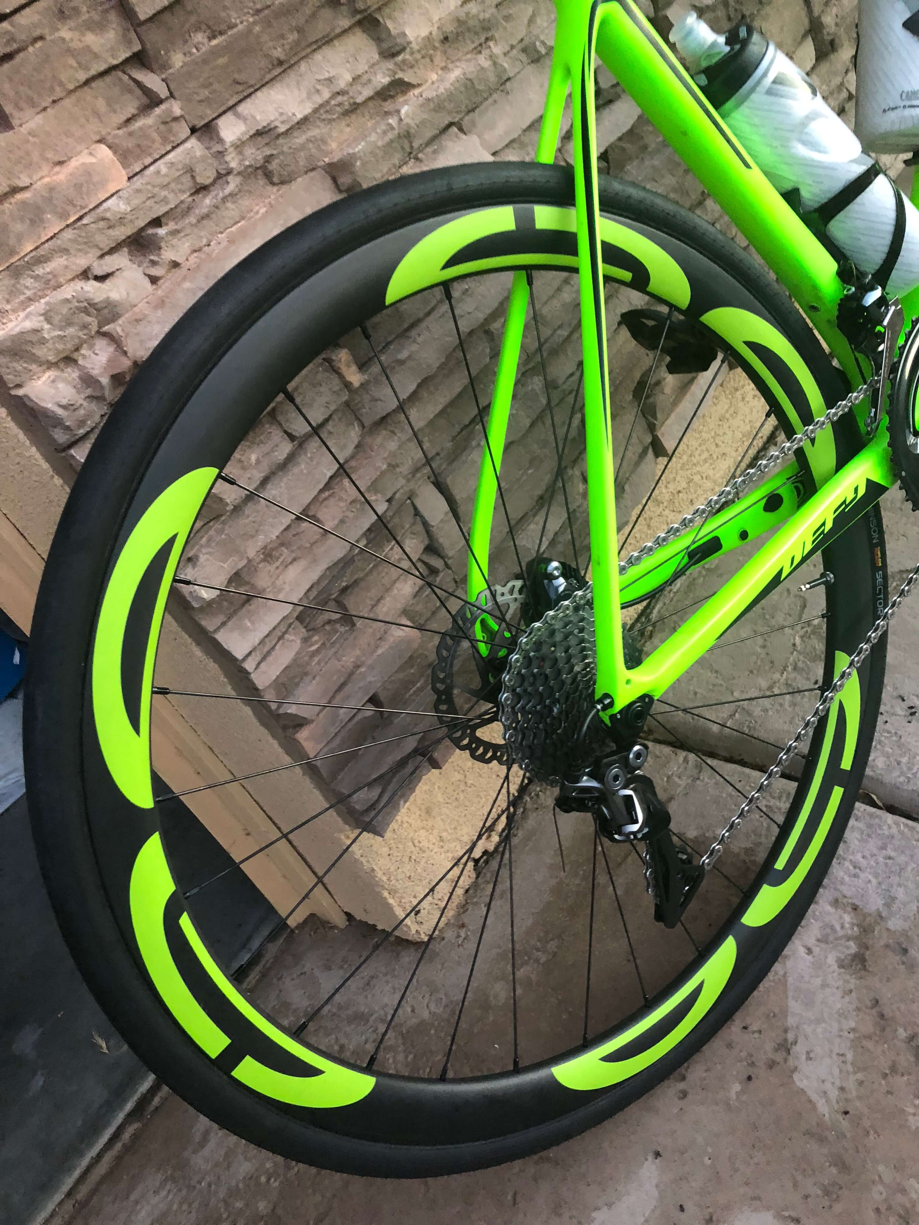handbuilt carbon road disc wheels 
