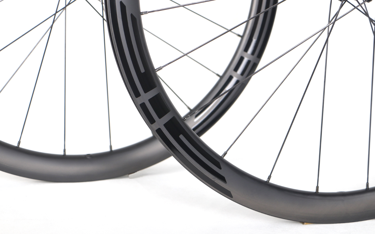 700C-I21-D40-asymmetric-road-bike-gravel-carbon-wheels-3